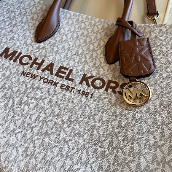 Michael Kors Signature Brown and Cream Tote - Picture 2 of 4